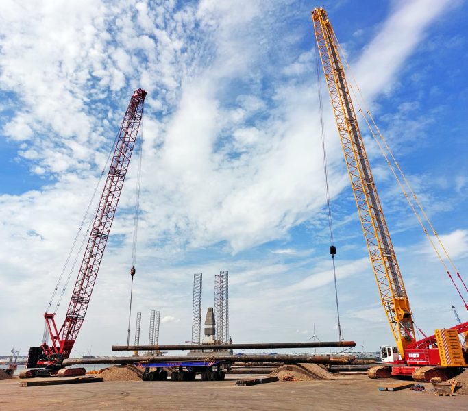 Decom-yard-lifting-pipes